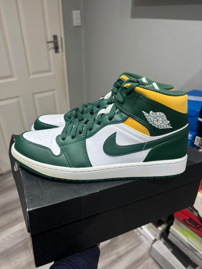 Nike Jordan 1  Mid Sonic